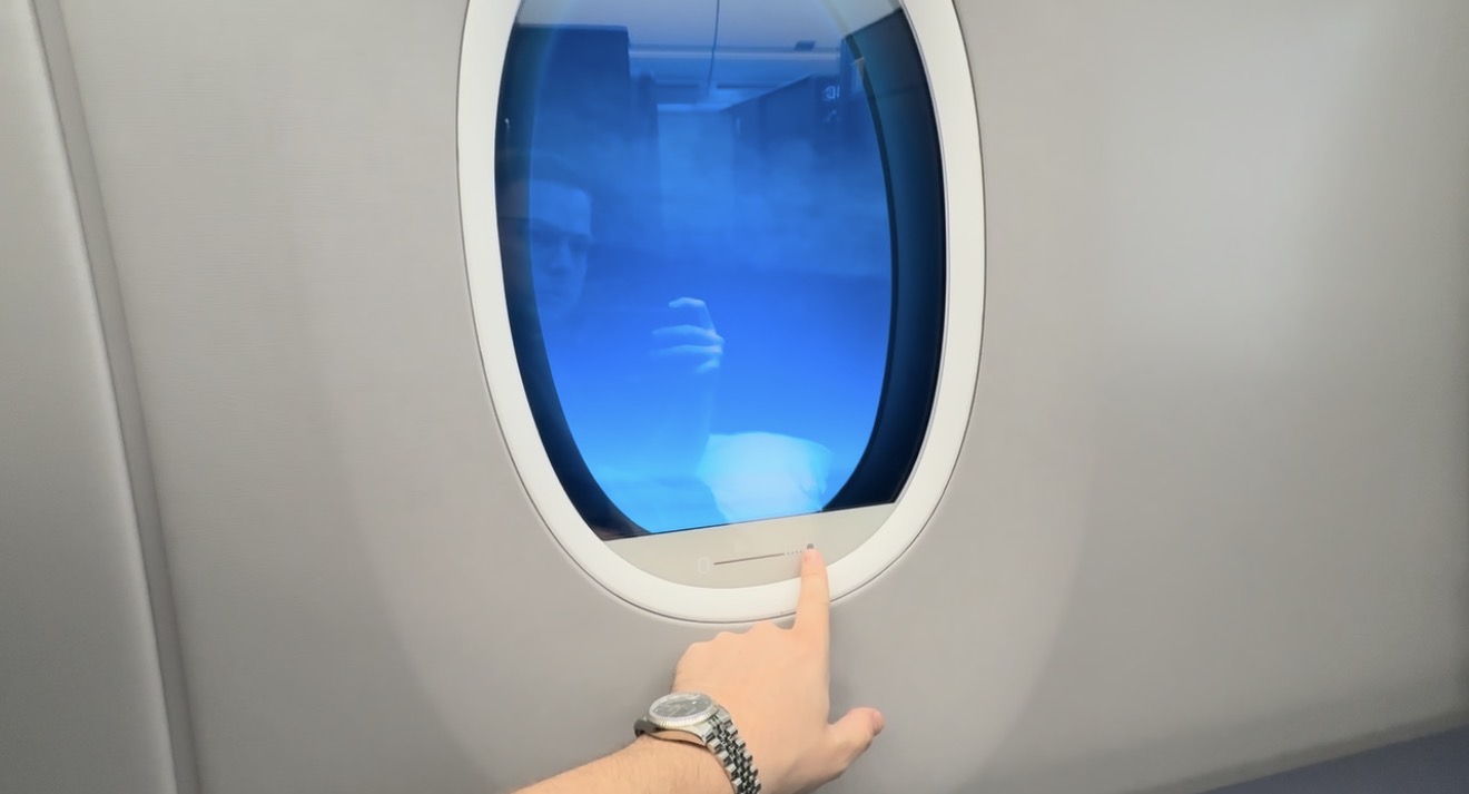 Electronic window dimmer button on the JAL A350-1000