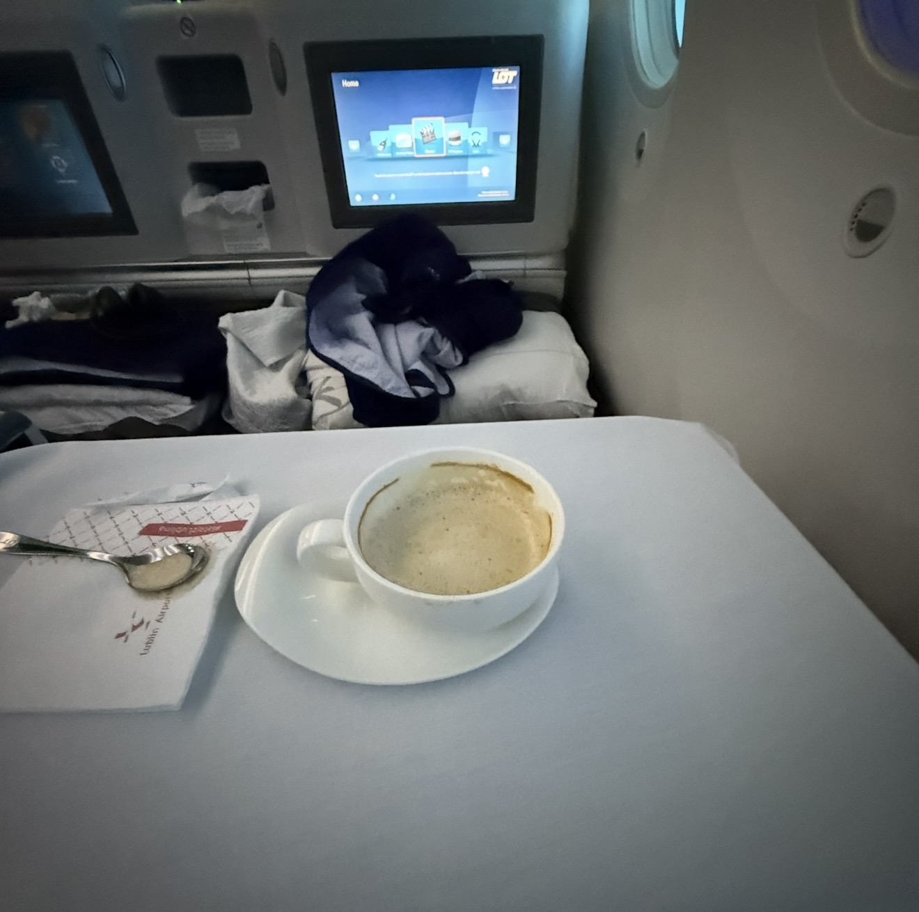 Coffee after the meal service in LOT 787 business class