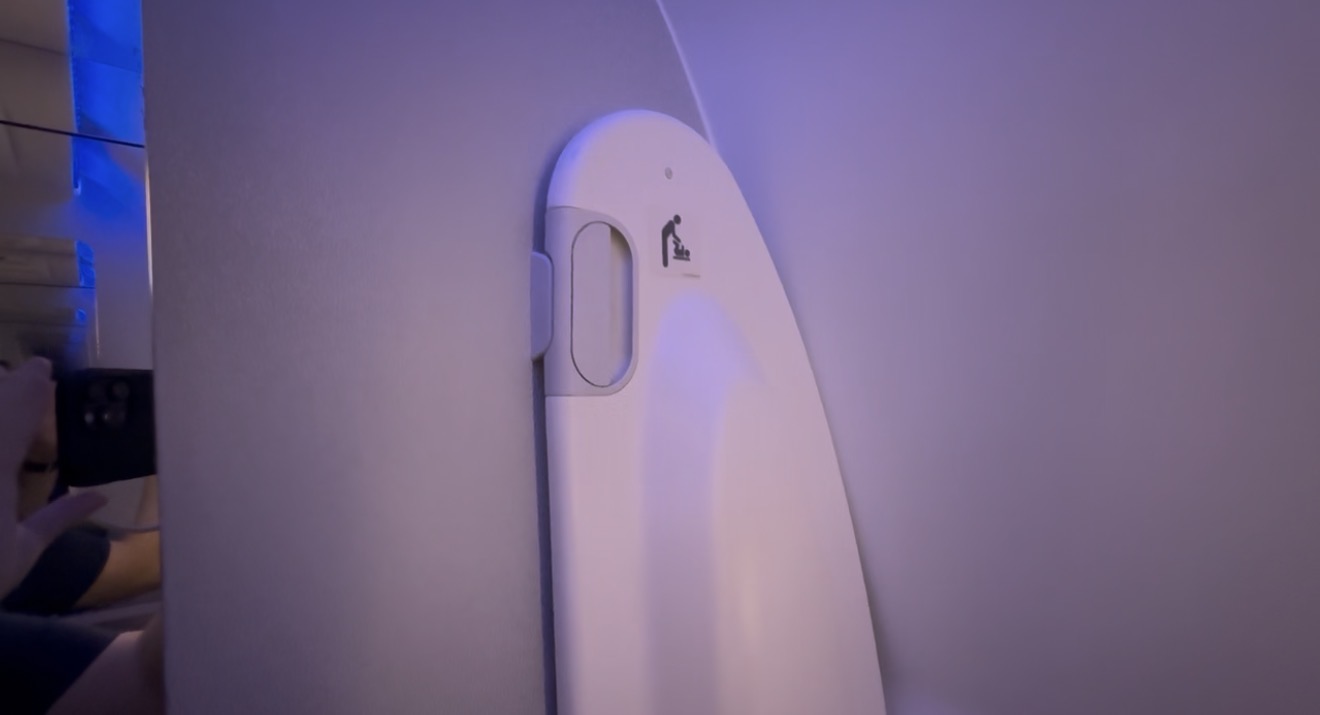 The LOT 787 business class lavatory, fitted with a fold-down baby changing table