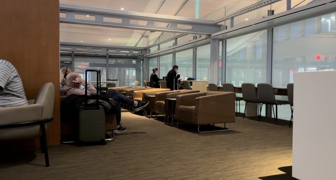 The Air Canada Maple Leaf Lounge at Toronto Pearson before boarding LOT to Warsaw